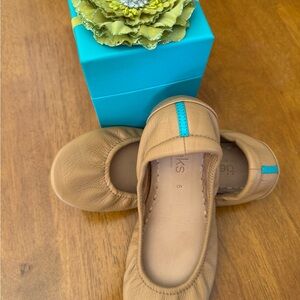 Tieks Camel size 6